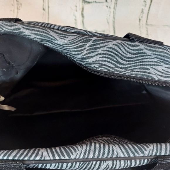 Tag Bag - Picture 2 of 7